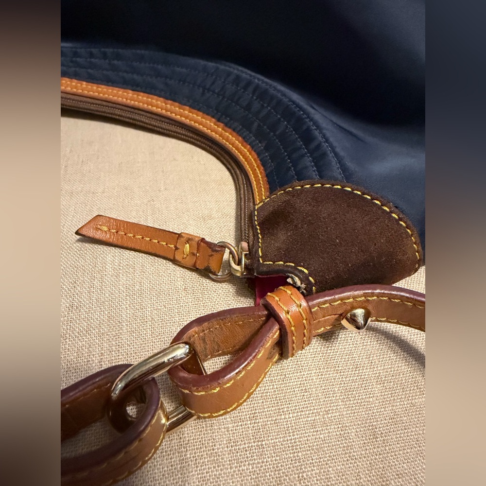Dooney & Bourke Vintage Navy and Brown Nylon Shoulder Bag - Picture 5 of 14